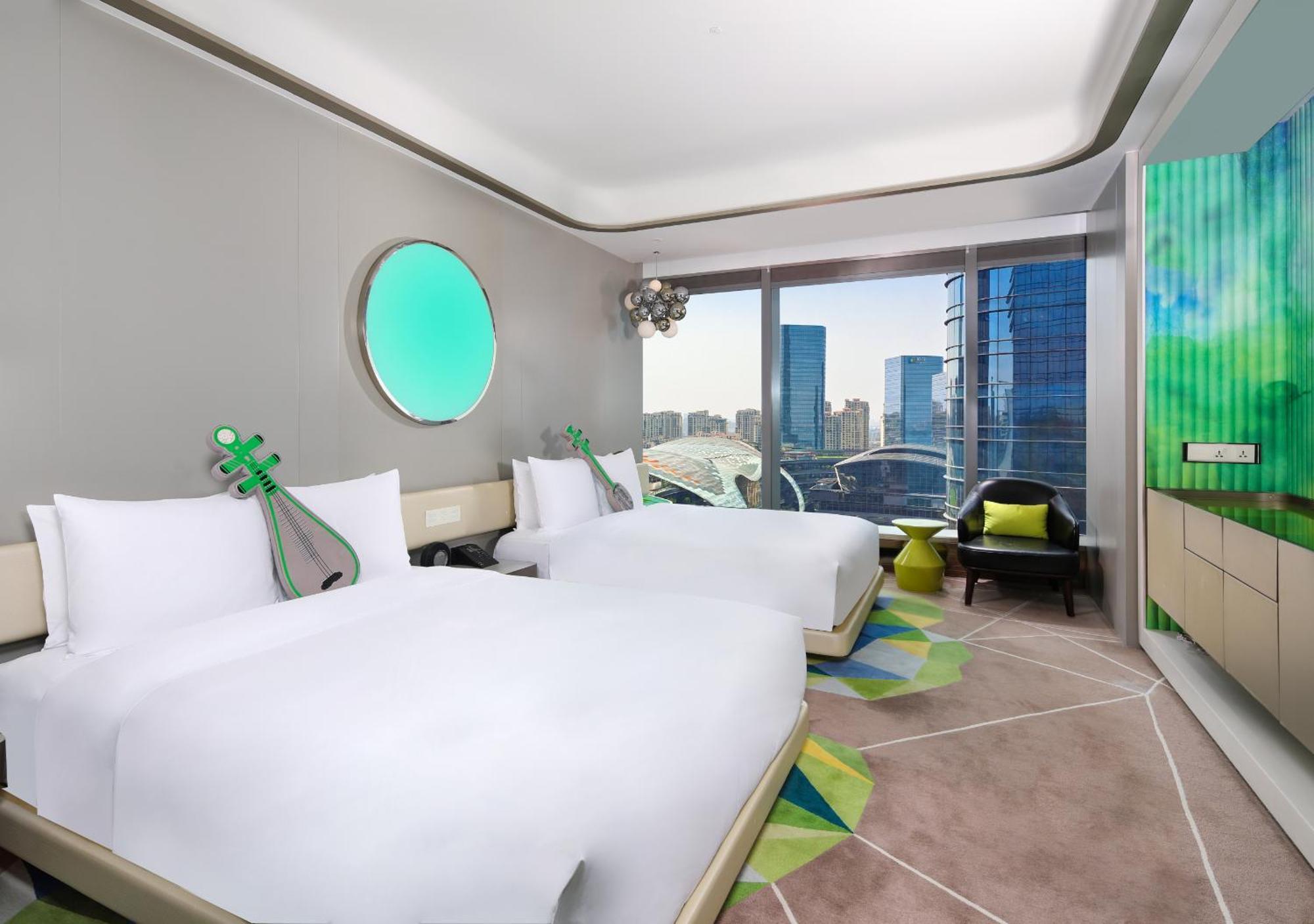 ดับเบิ้ลยู โรงแรม 5*